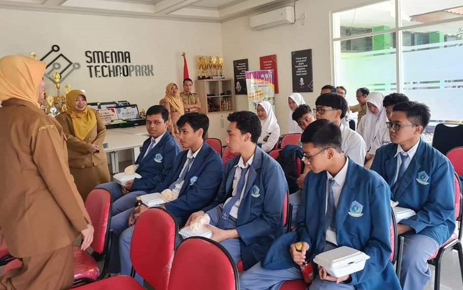 Peraih Juara LKS Siswa SMKN 2 Buduran Terus Ditingkatkan Prestasinya