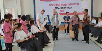 Delegasi Australia Barat Kagumi Karya Siswa SMK Negeri 1 Buduran