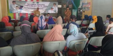 Jemput Ramadhan, Kades Dukuhsari Bagikan BLT DD Untuk Warga Tidak Mampu