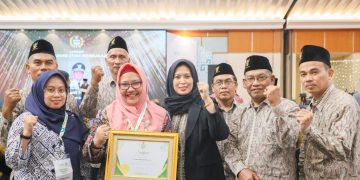 Bupati dan Baznas Gresik Terima Penghargaan Baznas Award 2023, Wapres Minta Penguatan Ekosistem Zakat