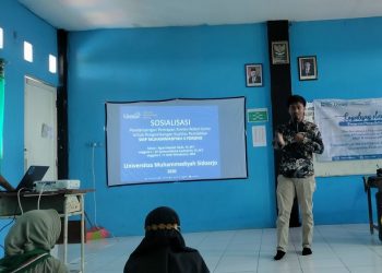Tim Abdimas Umsida Dampingi SMP Muhammadiyah 4 Porong Untuk Kontes Robot Sumo