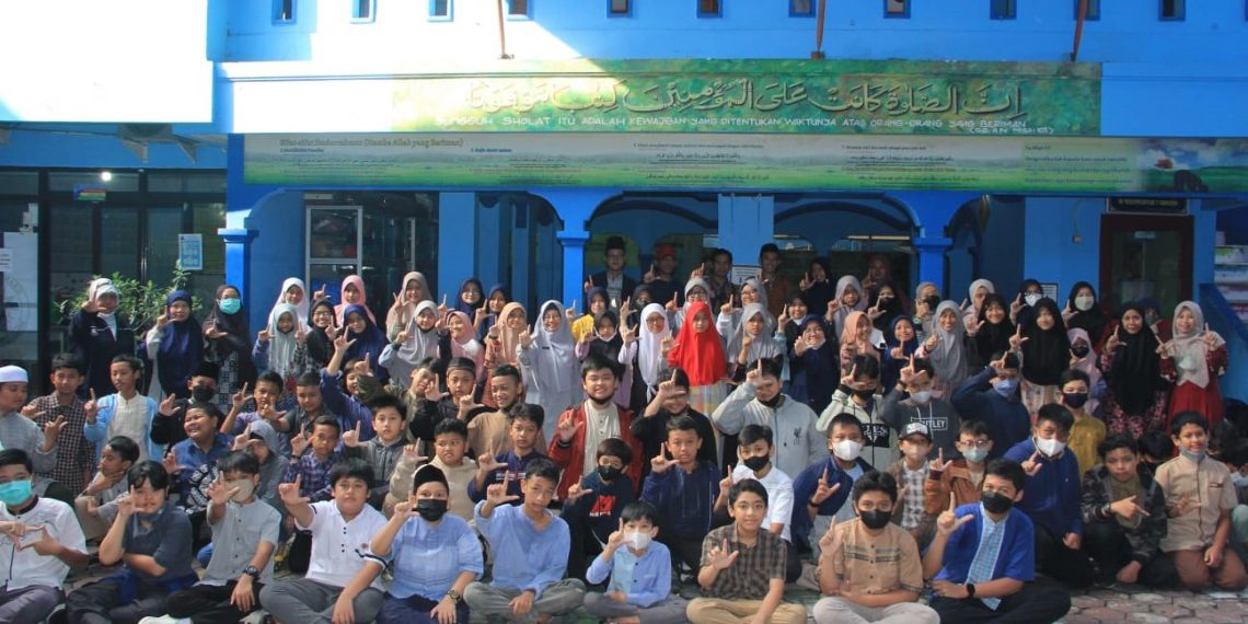 Asah Kemandirian, 90 Siswa SDAMADA Jalani Program Ismuba di Pondok Pak Guru Pacet, Mojokerto