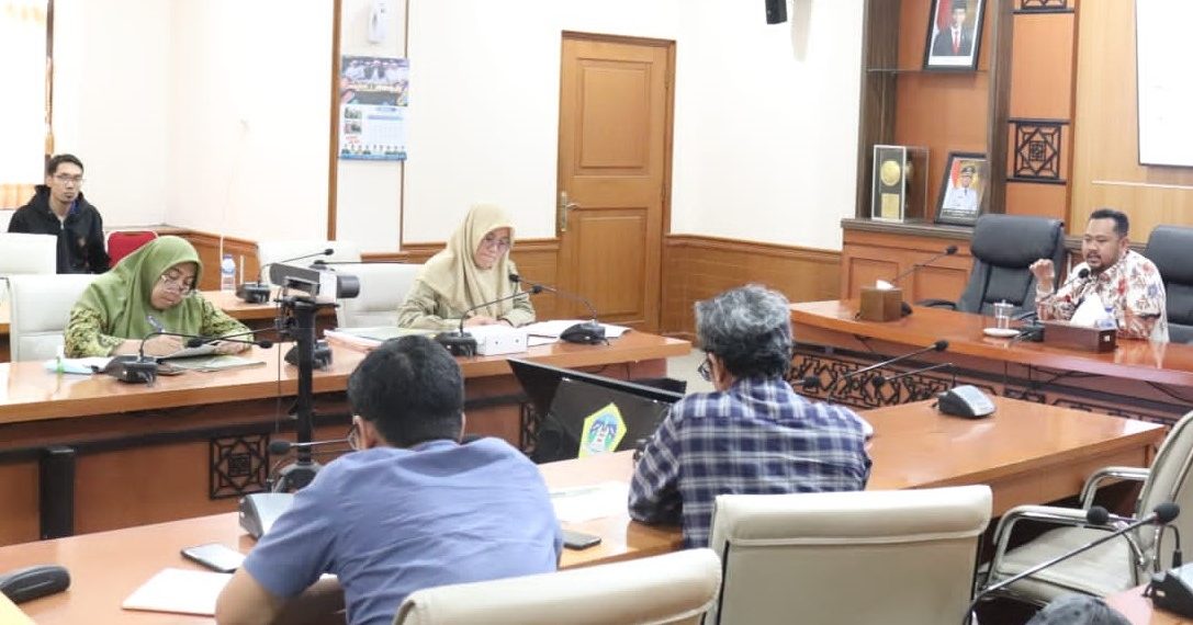 Terabas Kewenangan, Pemkab Gresik Tegas Teruskan Normalisasi Kali Lamong untuk Masyarakat