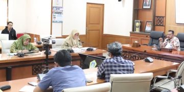 Terabas Kewenangan, Pemkab Gresik Tegas Teruskan Normalisasi Kali Lamong untuk Masyarakat