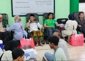 Momen Ramadan Berkah, Jamaah Masjid Baitul Amin Kedanyang, Gresik Lakukan Donor Darah