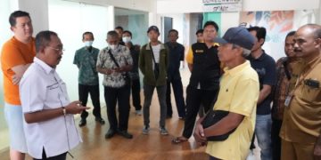 Belum Terima Gaji dan THR, Karyawan Perusahaan Retail  Wadul ke Wawali Armuji
