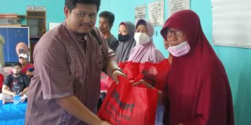 Jelang Lebaran, Arjuna Berbagi dengan Warga Ngangel Rejo