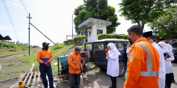 Jelang Lebaran, Pemkab Banyuwangi Tambah Penjaga Jalur Kereta Api Tak Berpalang Pintu