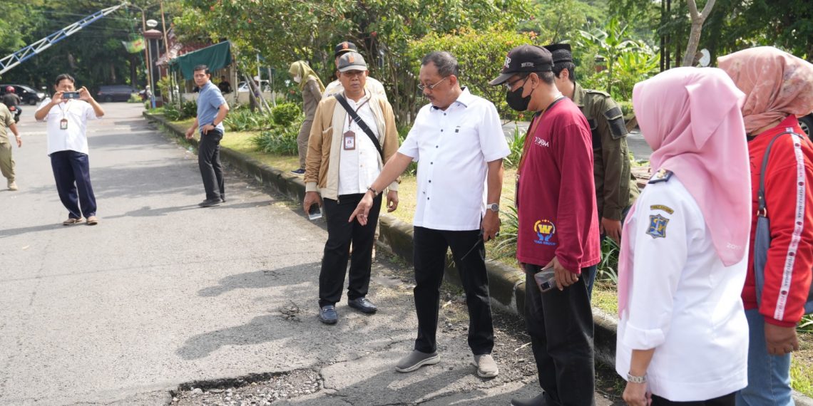 Cak Ji Gercep Tangani Jalan Rusak di Wonorejo