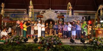 Bupati Sidoarjo Berharap Kepada Umat Hindu Jangan Merasa Minoritas