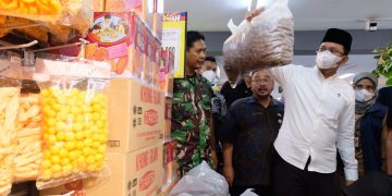 Bupati Sidoarjo Beri Apresiasi Kepada Swalayan Yang Taat Aturan