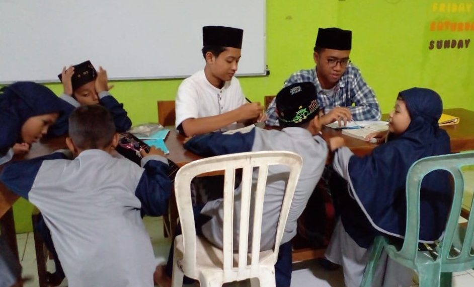 Buka Puasa dan Berbagi Bersama Anak Yatim Menutup Kegiatan Dai Muda Berkhitmad 1444 H