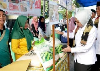 Istri Wakil Bupati Apresiasi Positif Bazaar Hasil Bumi Gratis warga Kedungsumur