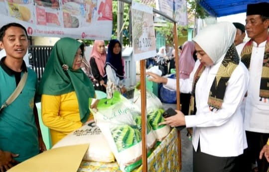 Istri Wakil Bupati Apresiasi Positif Bazaar Hasil Bumi Gratis warga Kedungsumur