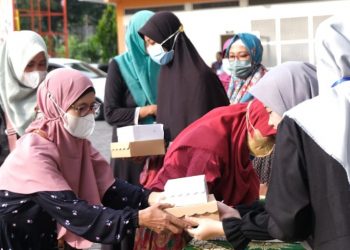 IPM MBS SMAM 1 Gresik Berbagi Kebahagiaan bersama Anak Yatim dan Marbot Masjid