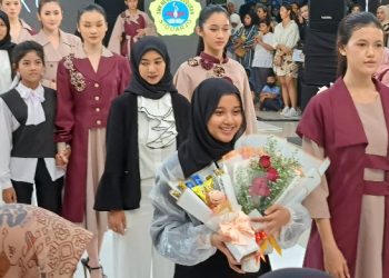 Warga Sidoarjo Berebut Beri Apresiasi Disainer Muda SMKN 1 Buduran