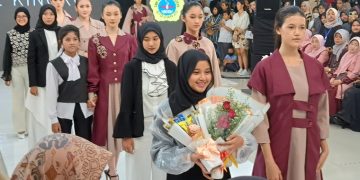 Warga Sidoarjo Berebut Beri Apresiasi Disainer Muda SMKN 1 Buduran