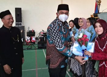 Bupati Beri Apresiasi dan Bangga Pada Wisudawan SMAN 4 Sidoarjo