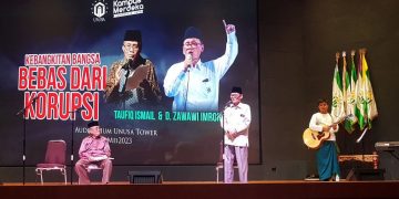 Pesona Penyair Sepuh Taufiq Ismail dan D. Zawawi Imron