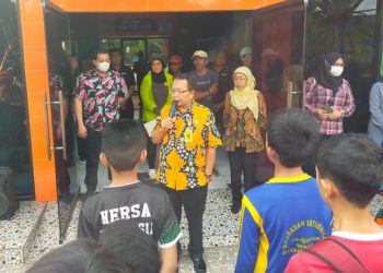 Calon Peserta Didik Baru SMPN 2 Sidoarjo Jalur KKO Mulai Ikuti Tes Fisik