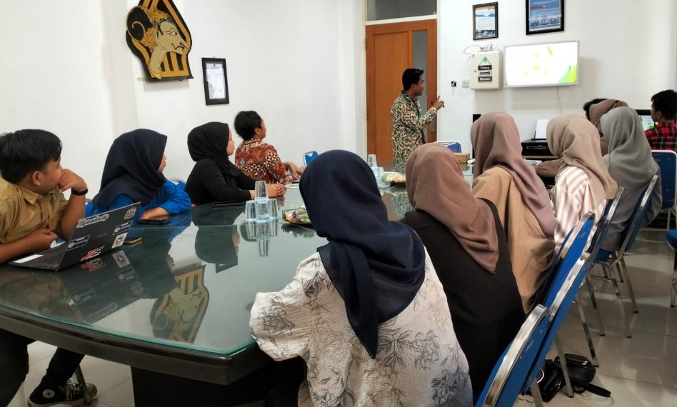 Prodi AP Umsida, Soroti Netralitas Rangkap Jabatan Panitia Pemilu 2024 di Sidoarjo