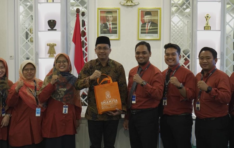 Jalin Kerkasama SMAMITA Temui Bupati Sidoarjo