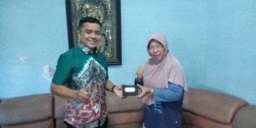 Prototipe Surveymeter Radiasi Buatan Deddy Rusdiana Diserahkan kepada BBKPM Makassar dan Departemen Fisika FMIPA Unhas Makassar