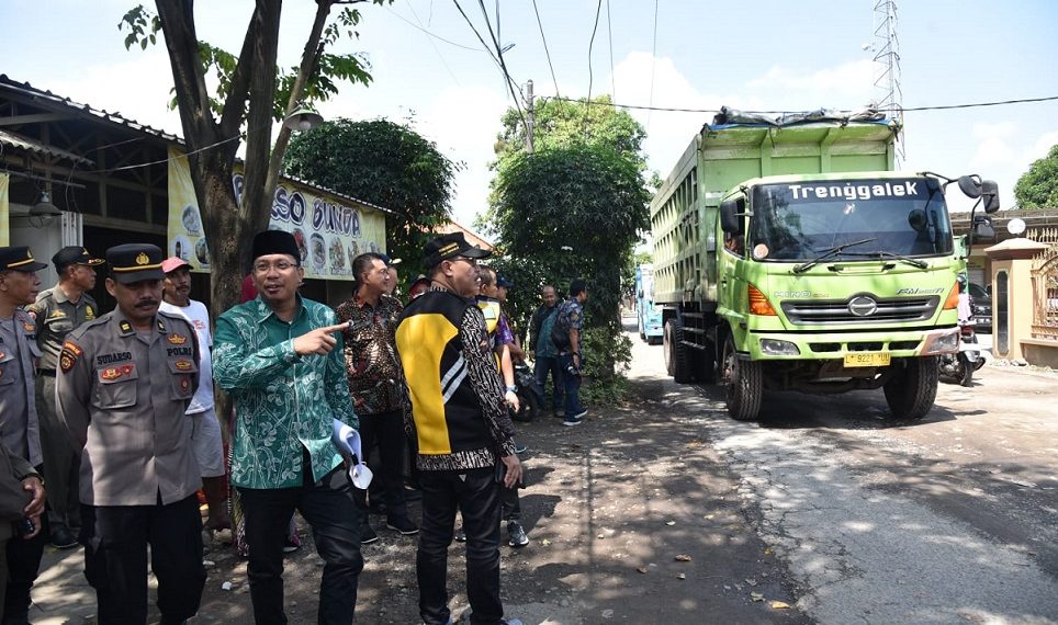 Bupati Sidoarjo Tinjau Kesiapan Jalan Yang Akan Dibetonisasi