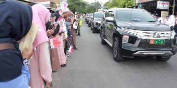 Ribuan Siswa SD SMP Sambut KSAD Jenderal TNI Dudung Abdurachman Resmikan Makam Aulia