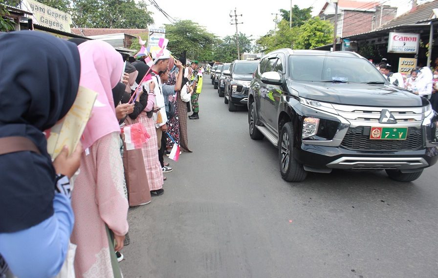 Ribuan Siswa SD SMP Sambut KSAD Jenderal TNI Dudung Abdurachman Resmikan Makam Aulia