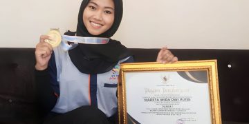 Berlatih Tiap Hari Mareta Raih Juara 1 Fashion Technology Nasional