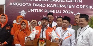 Diantar Ojol dan Odong-odong, PKS Jadi Partai Pertama yang Daftarkan Caleg ke KPU Gresik
