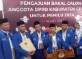 Jalan Kaki Diiringi Grup Drumband, DPD PAN Daftarkan Bacalegnya ke KPU Gresik