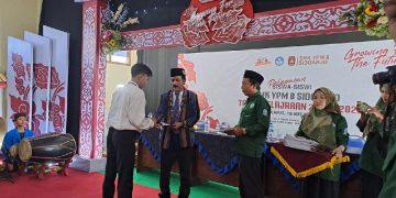 Kepala SMK YPM 8 Sidoarjo  Beri Resep Sukses Pada Siswanya