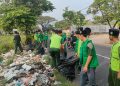 Pasukan Semut SMK YPM 8 Sidoarjo Lakukan Respon Cepat Bersihkan Sampah