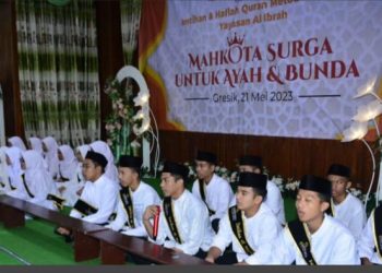 Gelar Imtihan dan Haflah, Al Ibrah Gresik Bumikan Al Quran kepada Siswa dan Santrinya