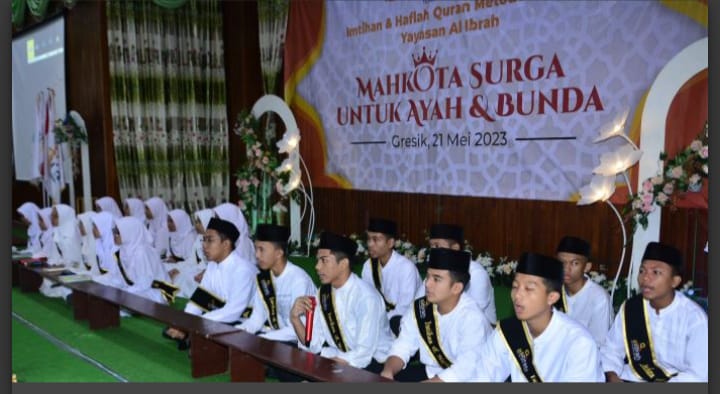 Gelar Imtihan dan Haflah, Al Ibrah Gresik Bumikan Al Quran kepada Siswa dan Santrinya