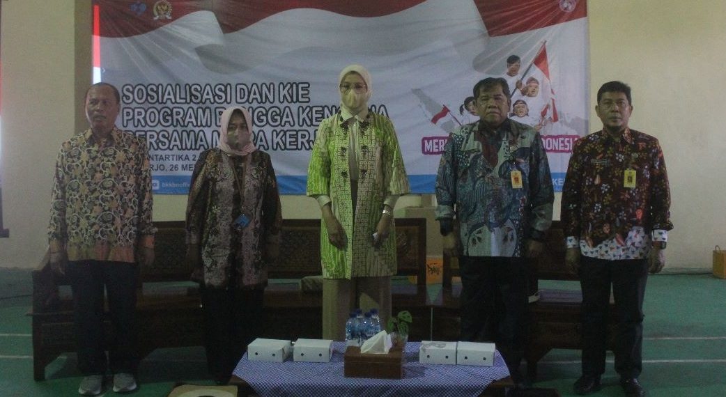 DPR RI dan BKKBN Beri Pencerahan Stunting Warga Siwalanpanji