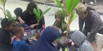 Unik dan Kreatif, Sanggar Daun Gelar Pameran Lukisan Sekaligus Sedekah Bumi