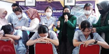 Mahasiswa Thailand Belajar Pijat Laktasi di Kampung ASI Wonokromo