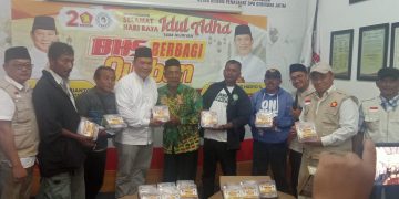 Qurban 25 Ekor Sapi, Bambang Haryo Bagikan Daging Qurban ke Petani, Nelayan hingga Ojol