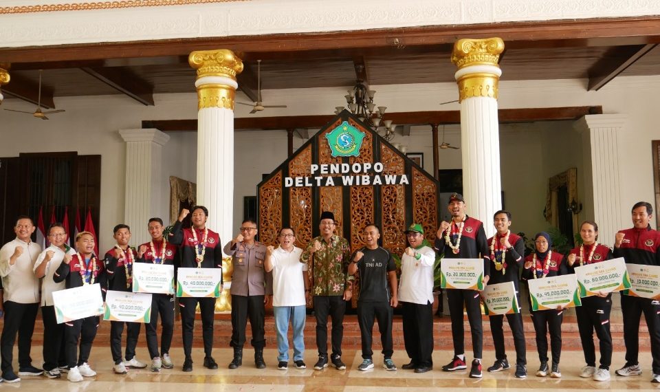 Bupati Sidoarjo Beri Apresiasi 8 Atlet Peraih Medali SEA Games