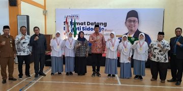 Bupati Sidoarjo Serahkan Penghargan Kepada 49 Siswa SMA Muhammadiyah 1 Taman
