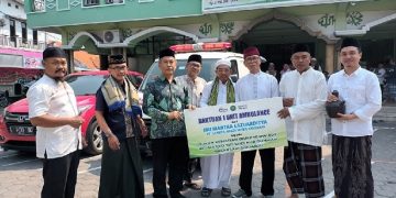 Mantan Wartawan Surabaya Post Sumbang Mobil Ambulance ke Masjid SSNR Sidoarjo