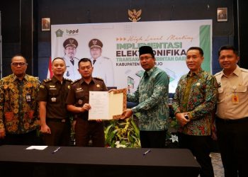 Sidoarjo Hindari Layanan Banyak Meja, Bupati Minta OPD Wajib Digitalisasi