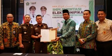 Sidoarjo Hindari Layanan Banyak Meja, Bupati Minta OPD Wajib Digitalisasi