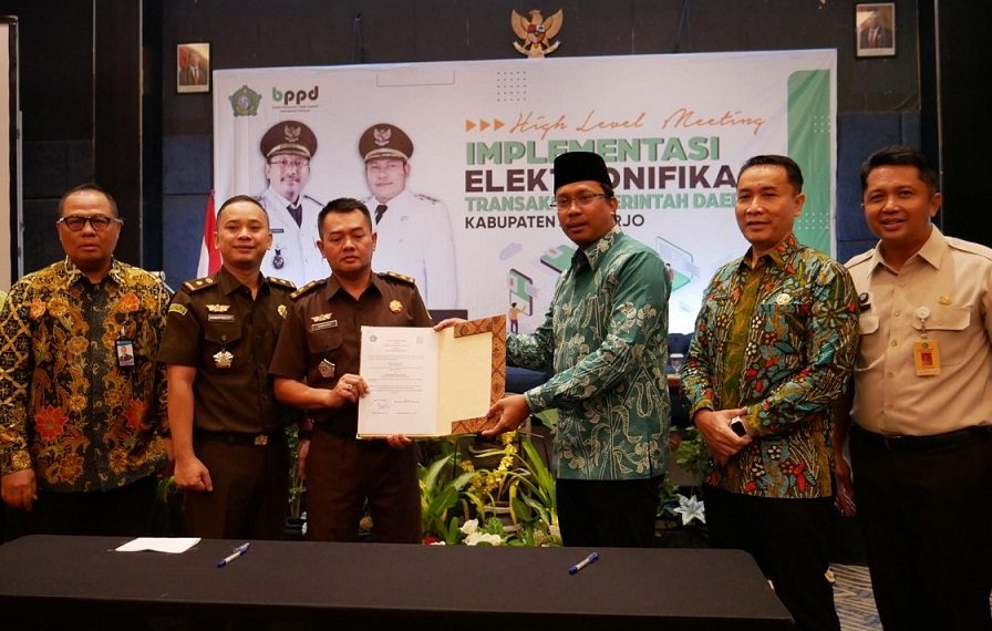 Sidoarjo Hindari Layanan Banyak Meja, Bupati Minta OPD Wajib Digitalisasi