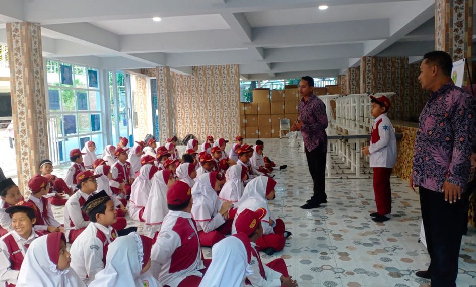 Membentuk Karakter dengan Program Manziliyah