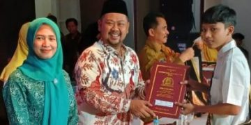 Wisuda Lulusan Program Jaketku, Gresik Inginkan Bebas dari Anak Putus Sekolah