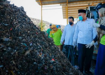 Dengan Mesin RDF, Gresik ‘Sulap’ Sampah Plastik Jadi Briket